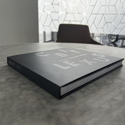 Сувенірна книга Світ Lexus